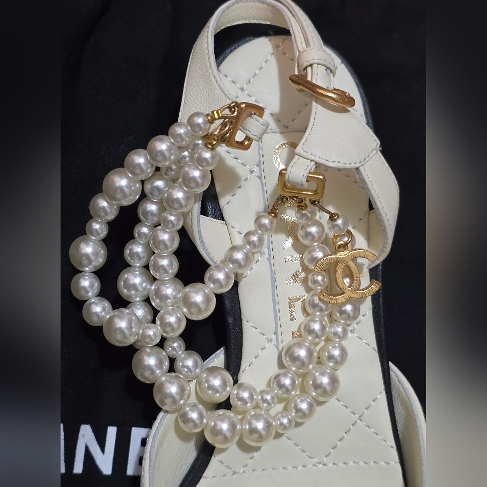CHANEL Women's Flats with Pearl Detail - Picture 4 of 5